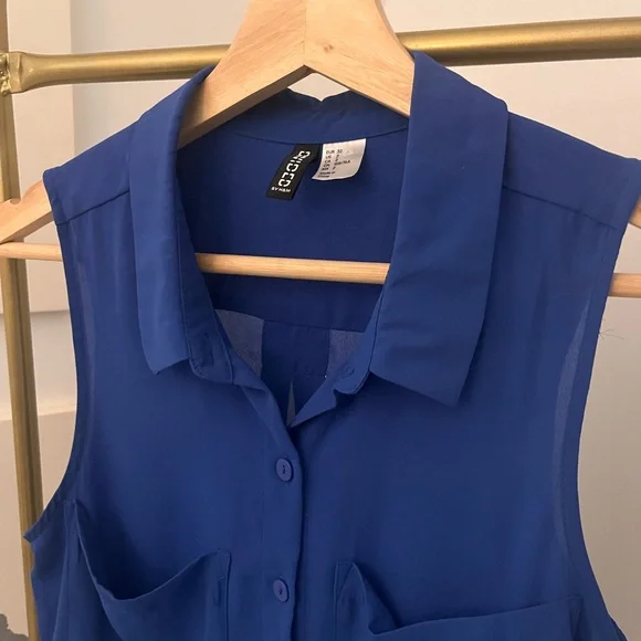 H&M electric blue button up, size 2 - Picture 5 of 7